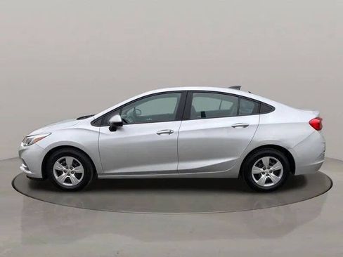 Used 2016 Chevrolet Cruze LS FWD image 3