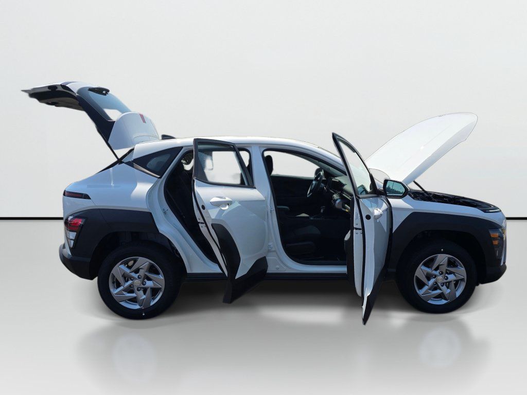 New 2027 Hyundai Kona SE AWD/4WD image 9