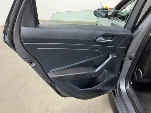 Used 2024 Volkswagen Jetta SE FWD image 19