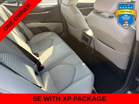 Used 2022 Toyota Camry SE FWD image 12