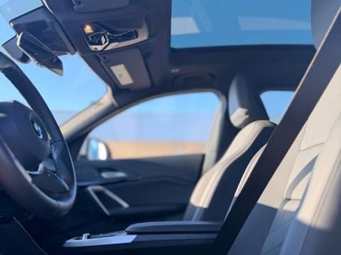 Used 2026 BMW X2 xDrive28i image 9