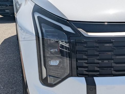 Certified 2026 Kia Sportage SX FWD image 9