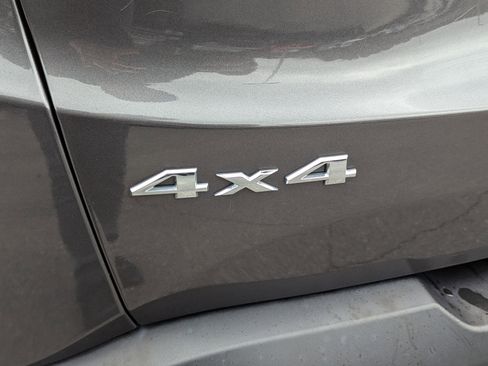 Used 2020 Jeep Renegade Latitude w/ Popular Equipment Group image 30