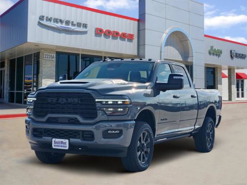 New 2026 RAM 2500 Laramie AWD/4WD image 2