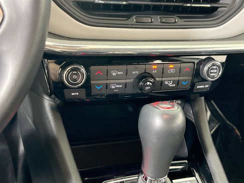 Used 2022 Jeep Compass Limited image 15