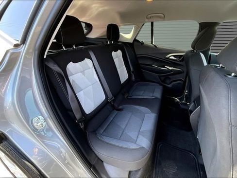 Used 2025 Chevrolet Trax LS image 24