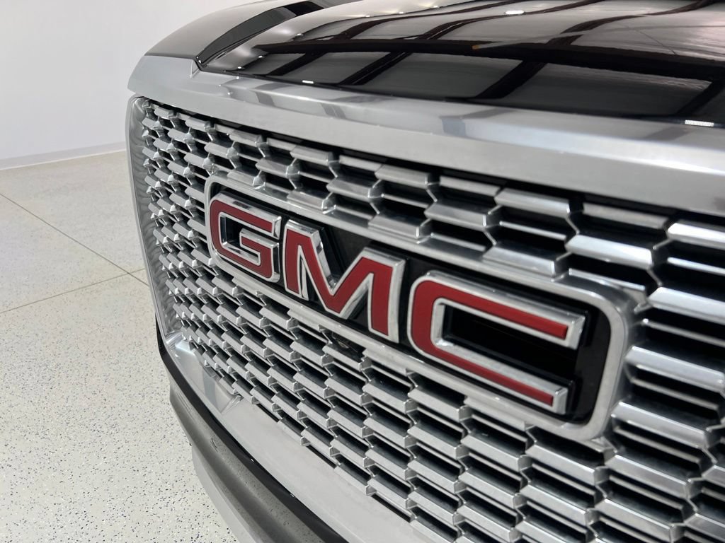 Used 2024 GMC Yukon Denali w/ Advanced Technology Package AWD/4WD image 30