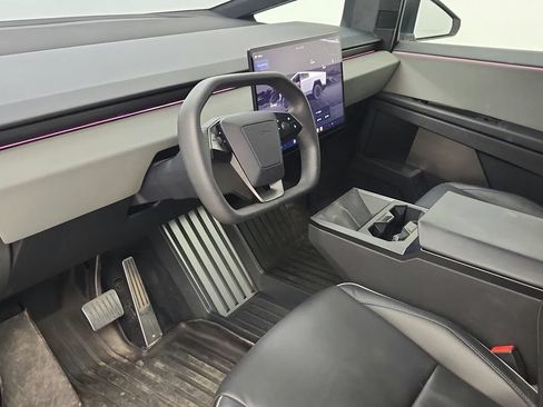 Used 2024 Tesla Cybertruck AWD Crew Cab image 12