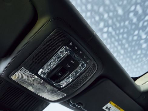 Used 2024 Mercedes-Benz Maybach GLS 600 4MATIC image 64