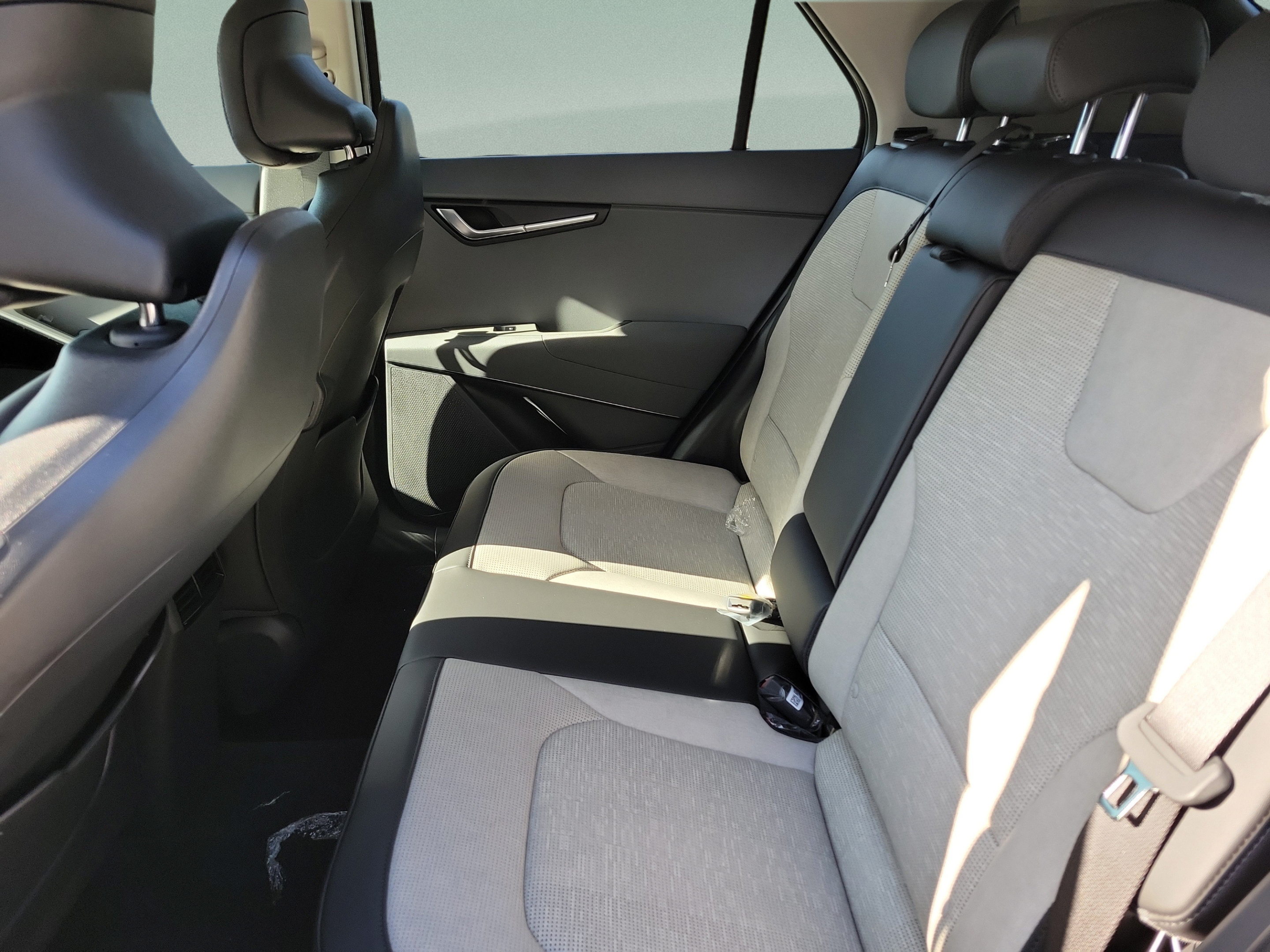 New 2026 Kia Niro SX Touring FWD image 6