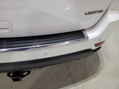 Used 2019 Jeep Grand Cherokee Limited image 12