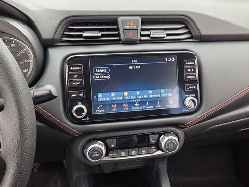 New 2025 Nissan Versa SR FWD image 17
