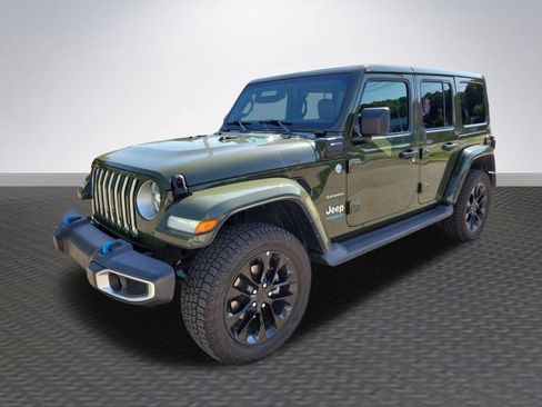Used 2022 Jeep Wrangler Unlimited Sahara w/ Cold Weather Group AWD/4WD image 3