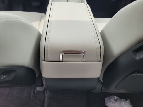 New 2025 Hyundai Santa Fe Calligraphy AWD/4WD image 32