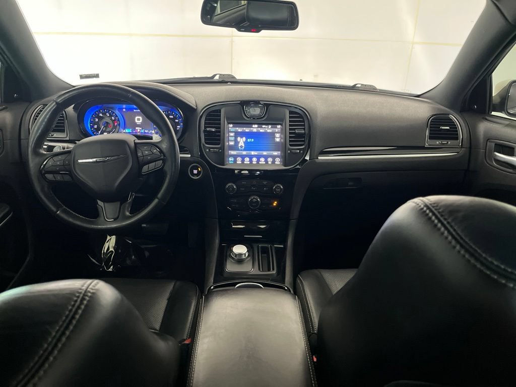 Used 2019 Chrysler 300 S w/ 300S Premium Group 2 RWD image 31
