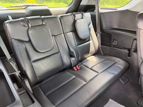 Used 2021 Ford Explorer XLT w/ Equipment Group 202A RWD image 10
