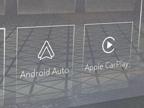 Used 2024 GMC Sierra 1500 AT4 w/ Technology Package image 4