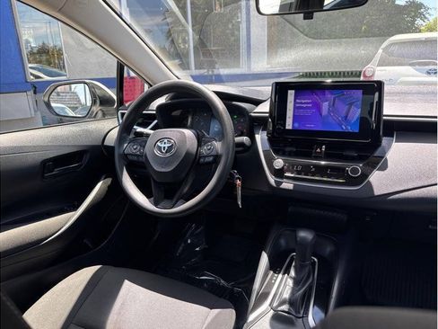 Used 2024 Toyota Corolla LE FWD image 5