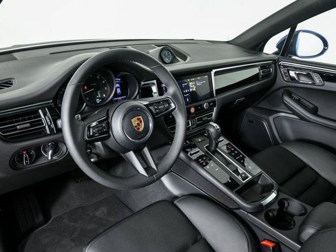 Used 2026 Porsche Macan AWD/4WD image 4
