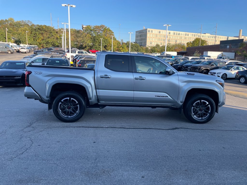 Used 2024 Toyota Tacoma TRD Sport w/ TRD Sport Premium Package AWD/4WD image 6