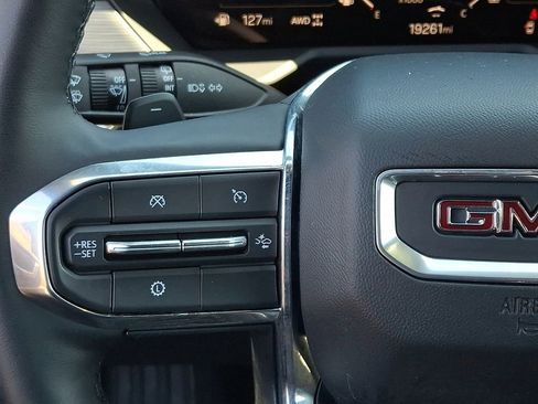 Used 2025 GMC Acadia Elevation AWD/4WD image 25