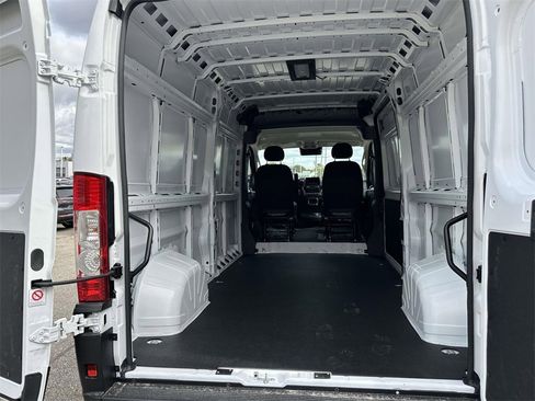 New 2026 RAM ProMaster 2500 w/ Convenience Group image 9