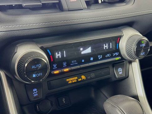 Used 2021 Toyota RAV4 XLE image 16