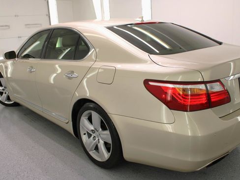 Used 2012 Lexus LS 460 w/ Luxury Value Edition RWD image 16