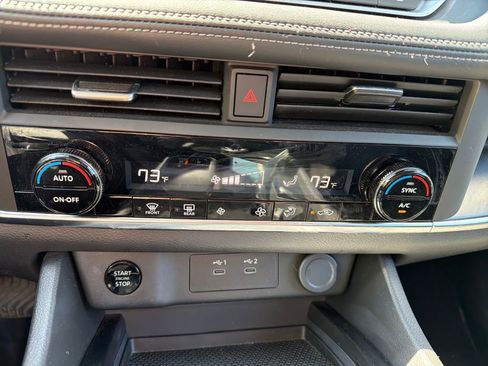 Used 2024 Nissan Rogue SV AWD/4WD image 11