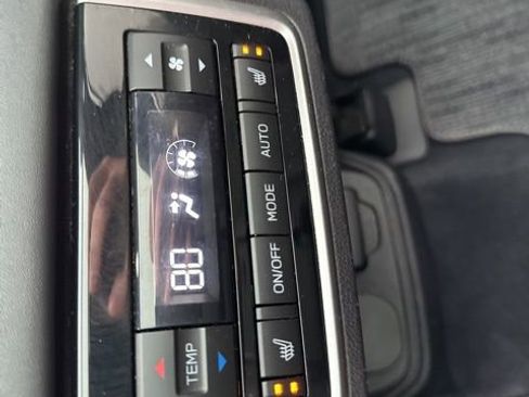 Used 2021 Subaru Ascent Limited w/ Technology Package image 26