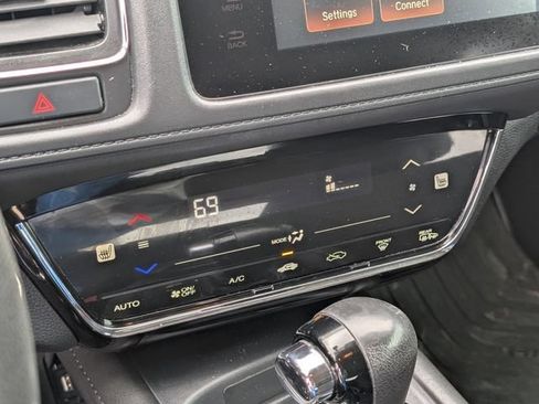 Used 2018 Honda HR-V EX image 28