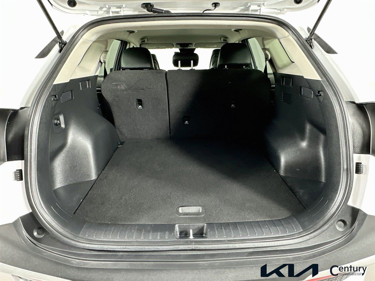 Certified 2025 Kia Sportage EX FWD image 26