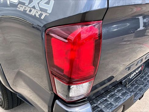 Used 2021 Toyota Tacoma TRD Sport w/ Technology Package AWD/4WD image 28