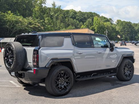 Used 2025 GMC Hummer EV 2X AWD/4WD image 9