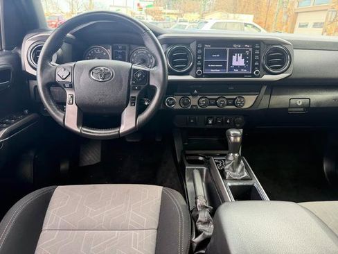 Used 2020 Toyota Tacoma TRD Sport image 7