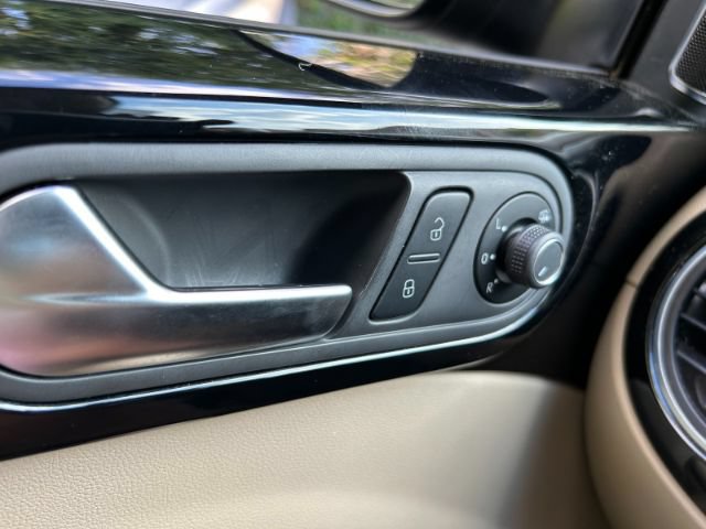 Used 2017 Volkswagen Beetle 1.8T SEL w/ Beetle Lighting Package FWD image 18