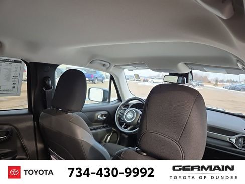 Used 2016 Jeep Renegade Latitude image 21