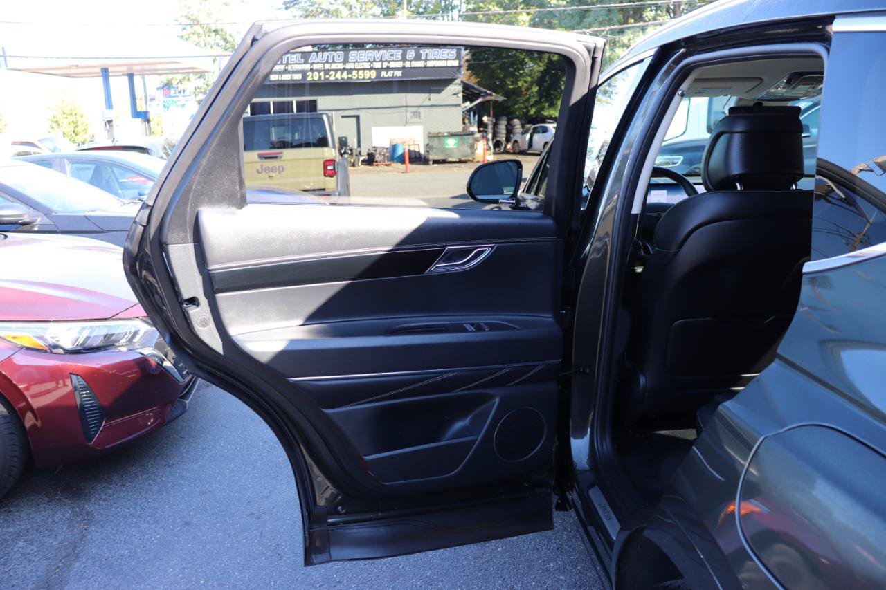 Used 2025 Genesis GV80 2.5T Standard AWD/4WD image 26