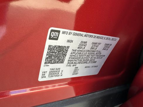 Used 2024 GMC Terrain SLT w/ Infotainment Package II AWD/4WD image 13
