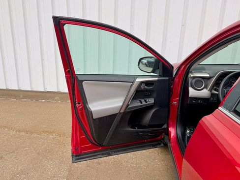 Used 2015 Toyota RAV4 Limited image 14