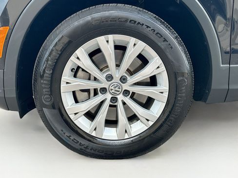 Used 2019 Volkswagen Tiguan SE AWD/4WD image 11