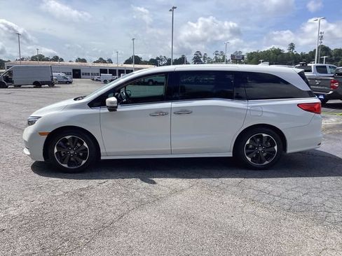 Used 2024 Honda Odyssey Elite image 3