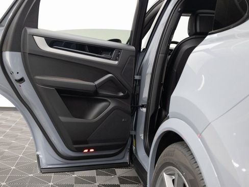 New 2026 Porsche Cayenne Coupe image 22