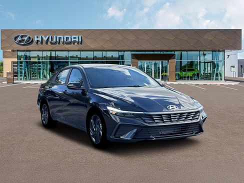 Used 2026 Hyundai Elantra Sport FWD image 11