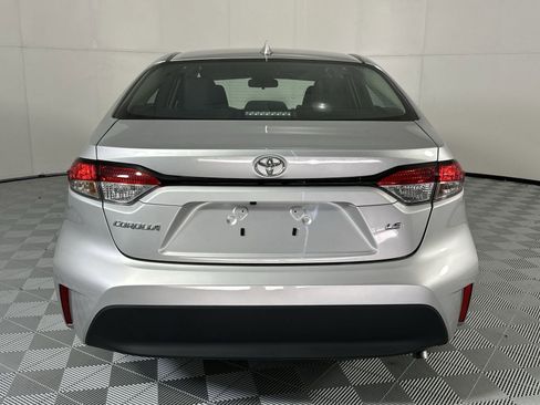 Used 2025 Toyota Corolla LE FWD image 7