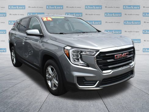 Used 2024 GMC Terrain SLE w/ LPO, Floor Liner Package AWD/4WD image 3
