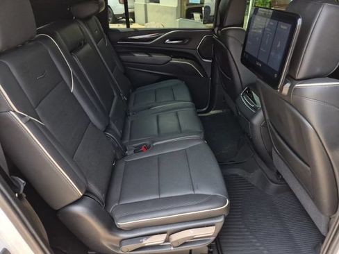 Used 2021 Cadillac Escalade ESV Sport w/ Driver Assist Tech Package AWD/4WD image 18