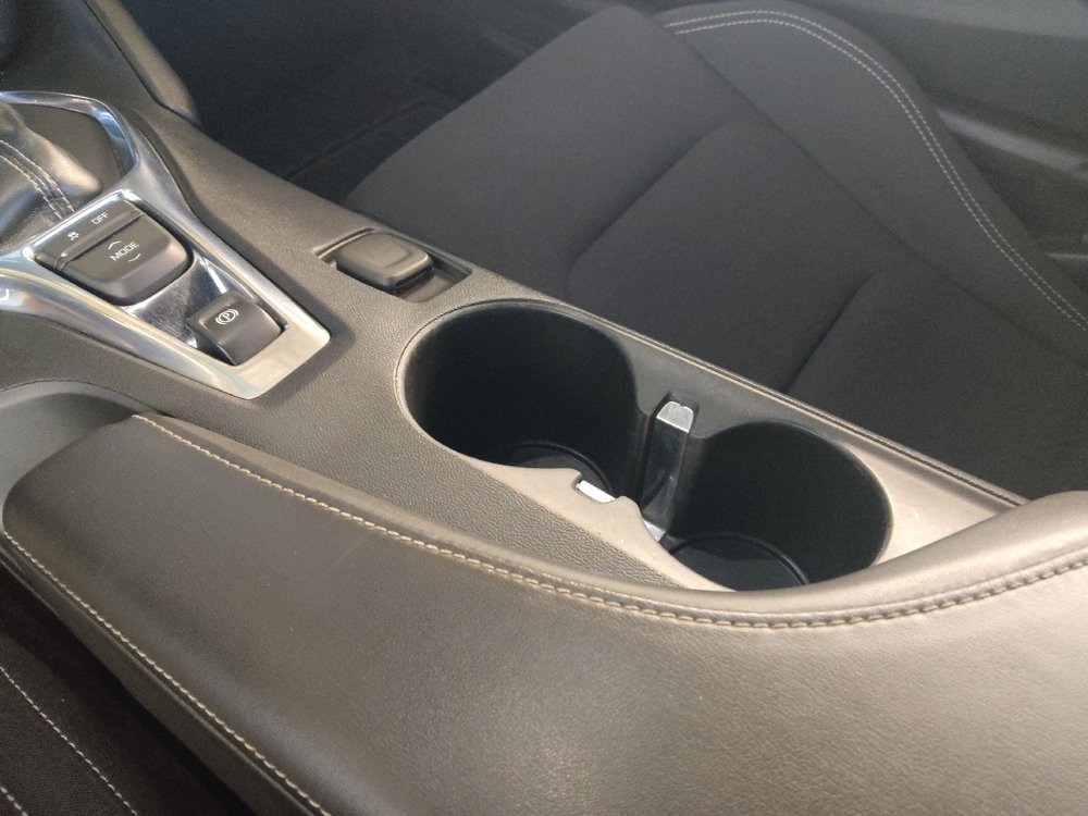Used 2018 Chevrolet Camaro LT RWD image 26