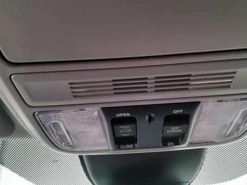 Used 2024 Honda Odyssey EX-L image 27