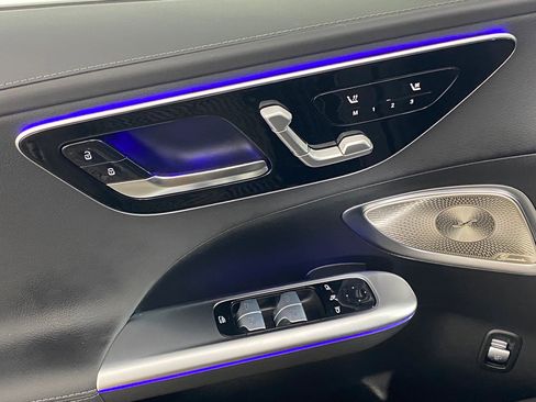 New 2025 Mercedes-Benz C 300 4MATIC Sedan image 11